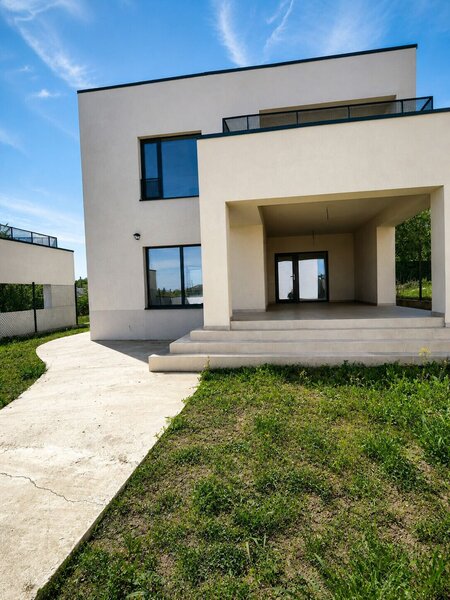 Vila spatioasa in Corbeanca, acasa langa lac, intimitate si confort