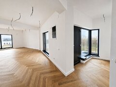 Vila spatioasa in Corbeanca, acasa langa lac, intimitate si confort